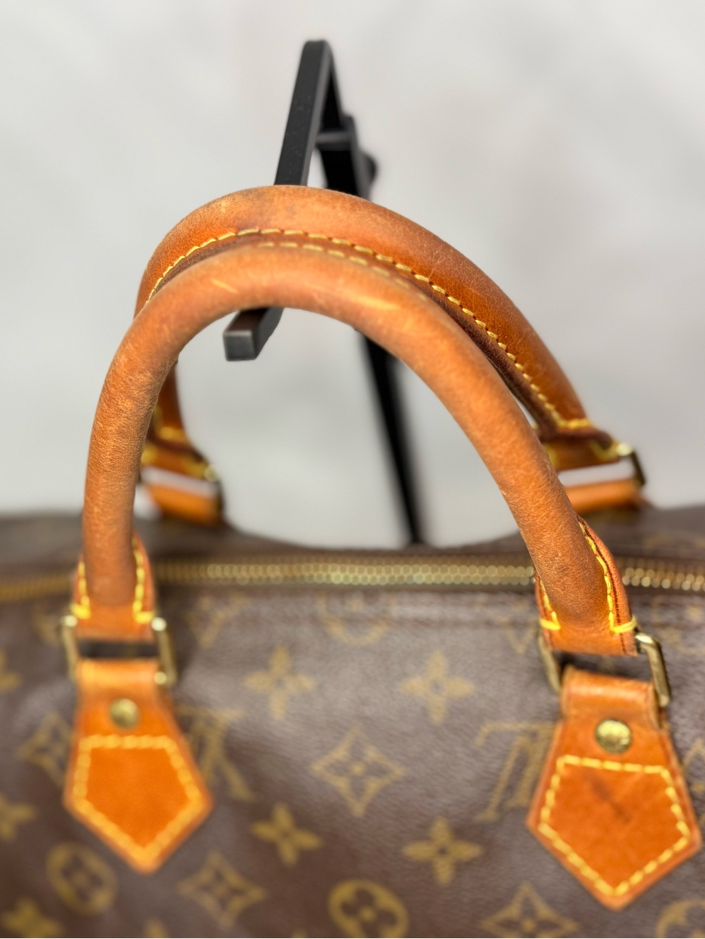 Louis Vuitton Monogram Canvas Speedy 35 - Picture 5 of 15